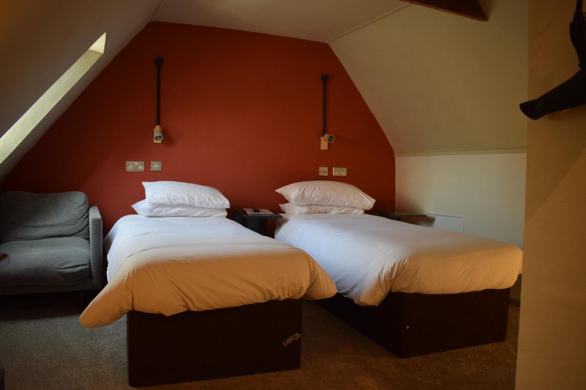 Alma Inn & Dining Rooms Харуич Екстериор снимка